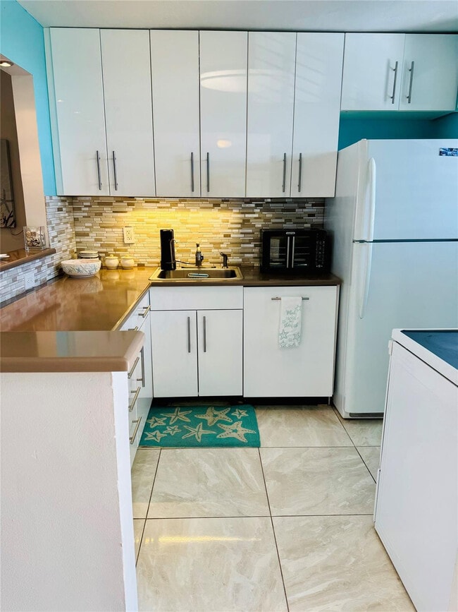 Foto del edificio - 5300 NE 24th Terrace