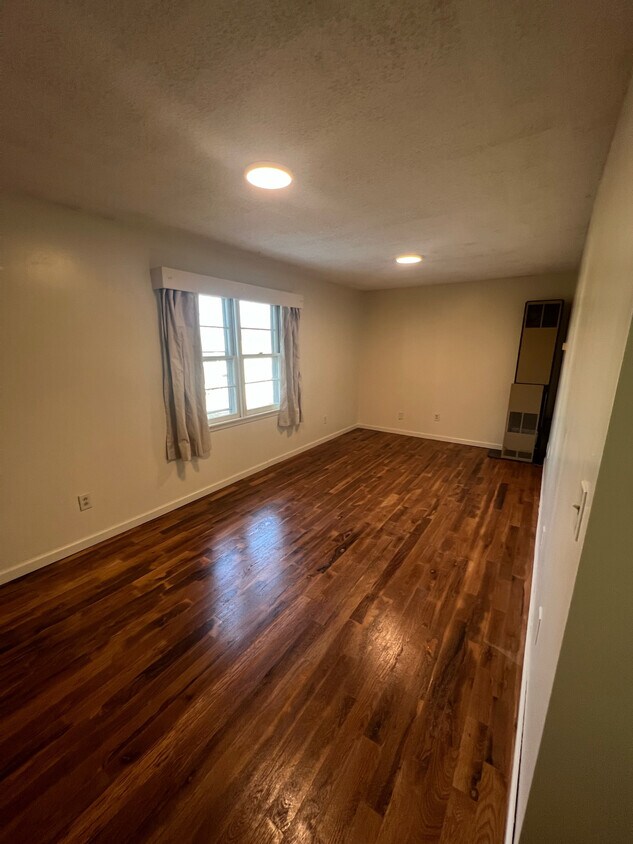 Living room - 1244 Anderson St