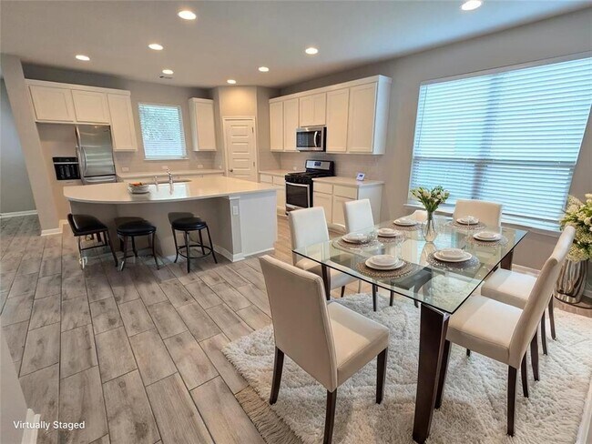 Foto del edificio - 2208 Limestone Lake Dr