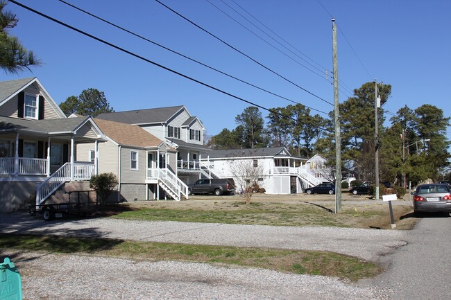 Building Photo - 15 Freeman Dr