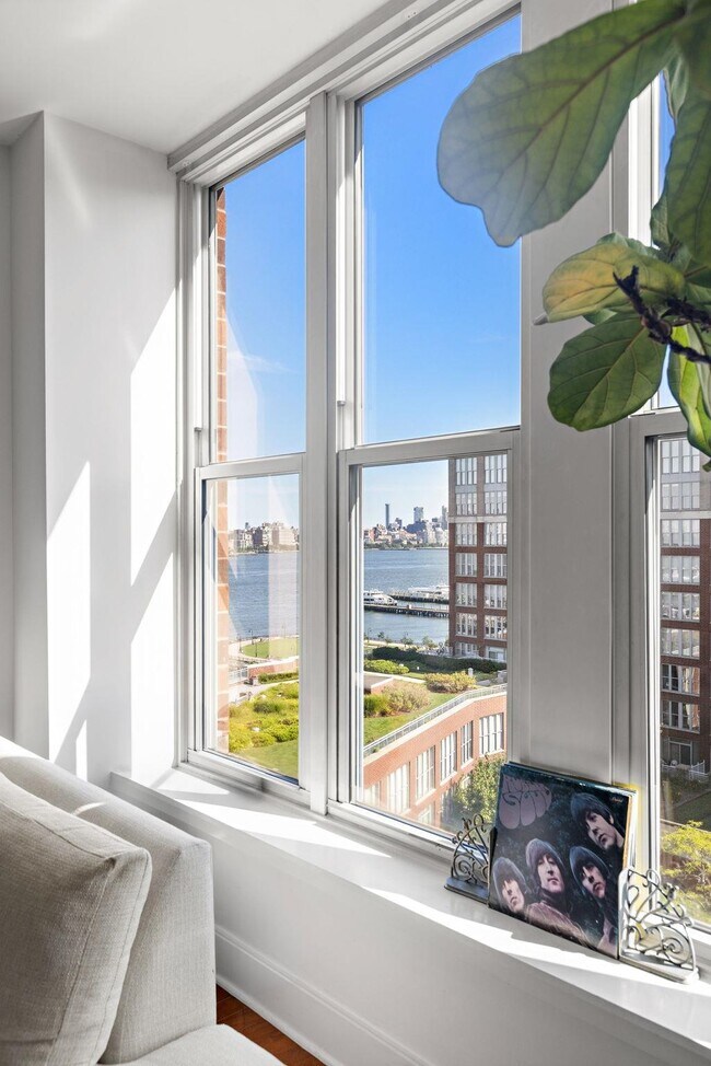 Foto del edificio - 1125 Maxwell Ln