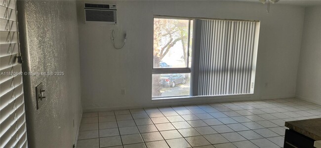 Building Photo - 1333 NW 15th St