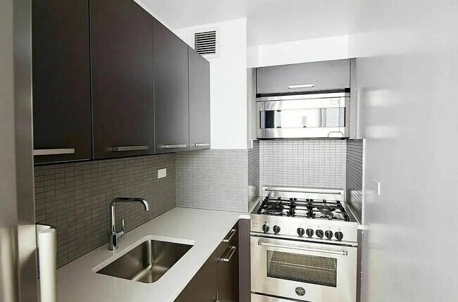Foto del edificio - 222 E 39th St