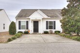 Foto principal - End Unit Townhome!