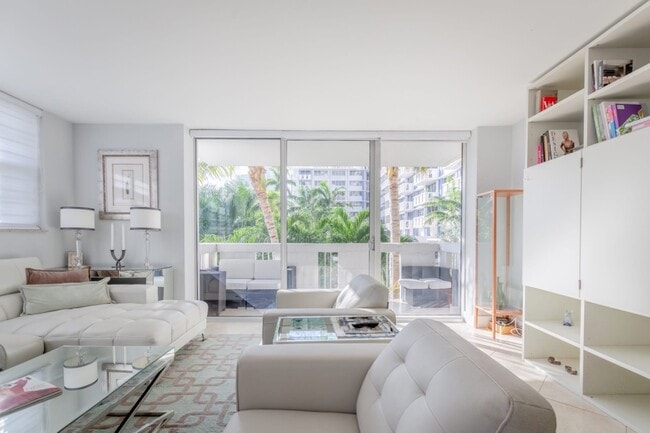 Photo - 800 West Ave (Miami Beach, FL) Apartment