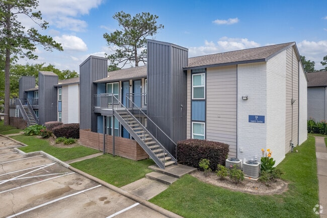 Building Photo - Estates at Cypress