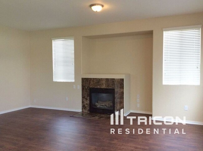 Foto del edificio - 718 Anderson Way