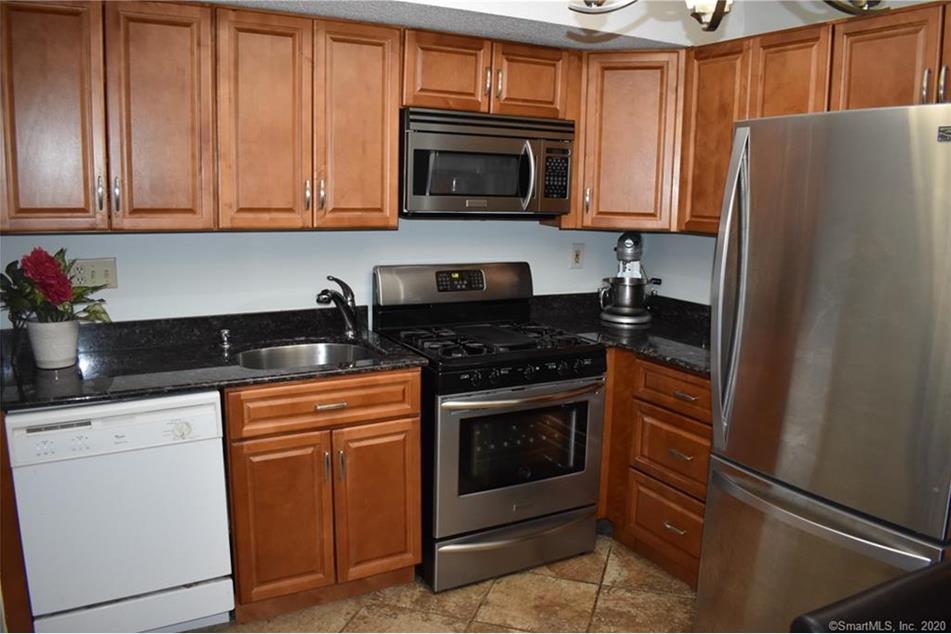 Kitchen - 76 Greta St