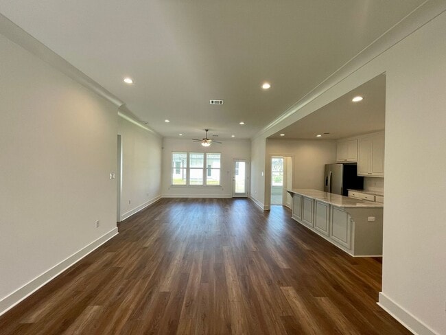 Building Photo - Must see home in  River Hills Farm!