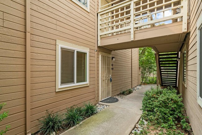 Building Photo - 11150 Trinity River Dr