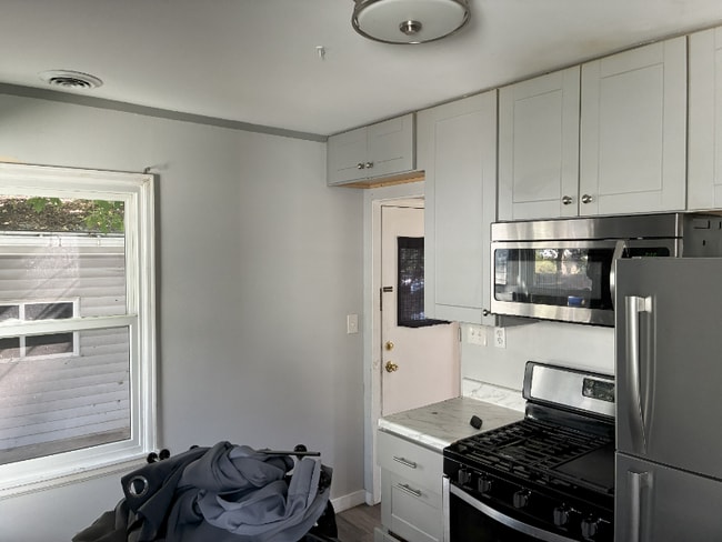 Building Photo - 913 Kedzie St