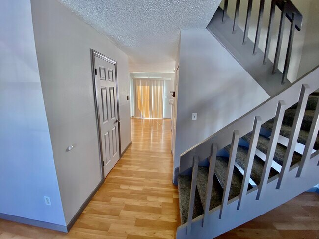 Foto del edificio - 9703 W Chatfield Ave