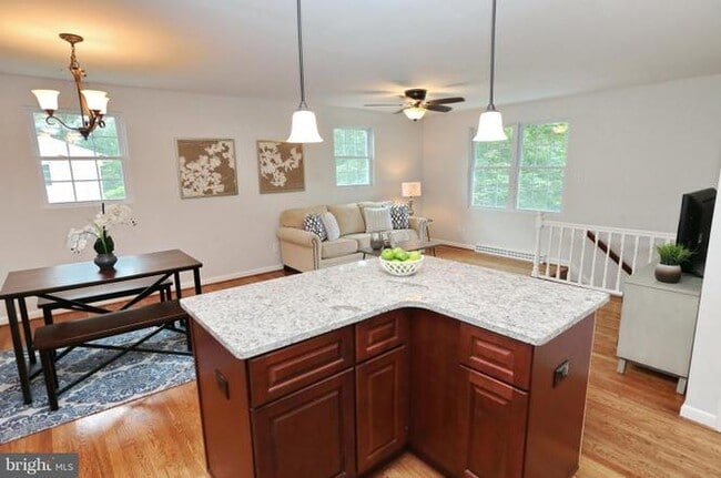 Building Photo - 2609 Dakota St