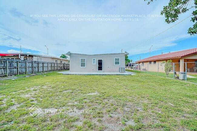 Foto del edificio - 318 W 17th St