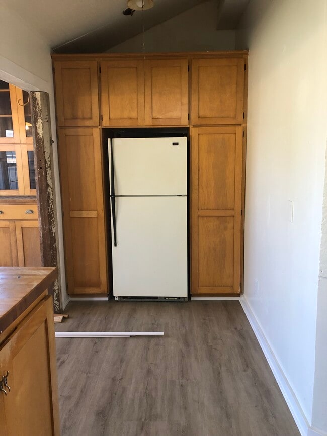 bright kitchen - 1788 Blakeslee Ave