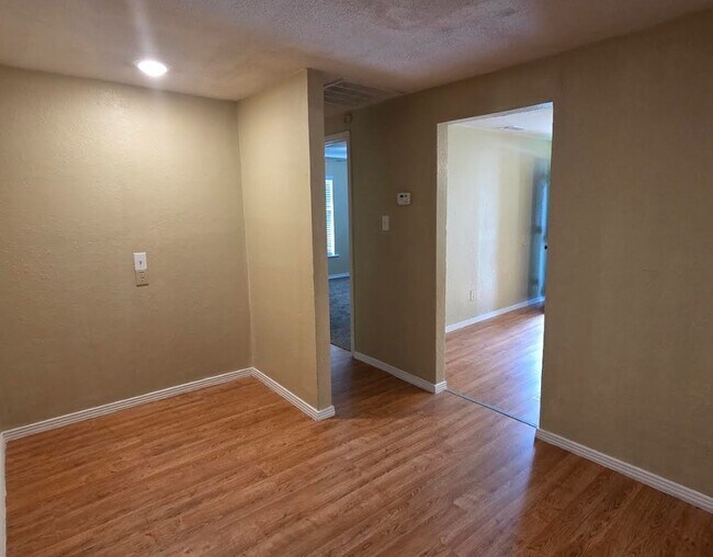 Foto del edificio - 1211 3rd St