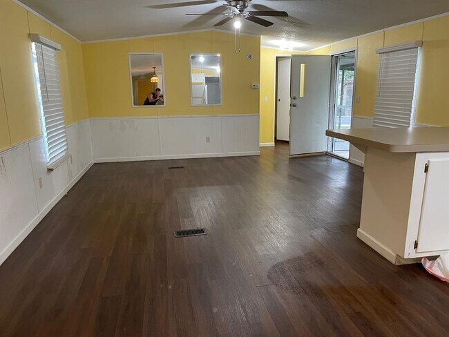 Foto del edificio - 404 Fordtrand St