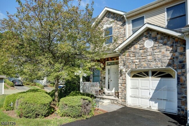 Foto del edificio - 643 Old Dover Rd