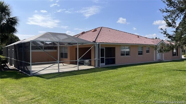 Foto del edificio - 10629 SW Hartwick Dr
