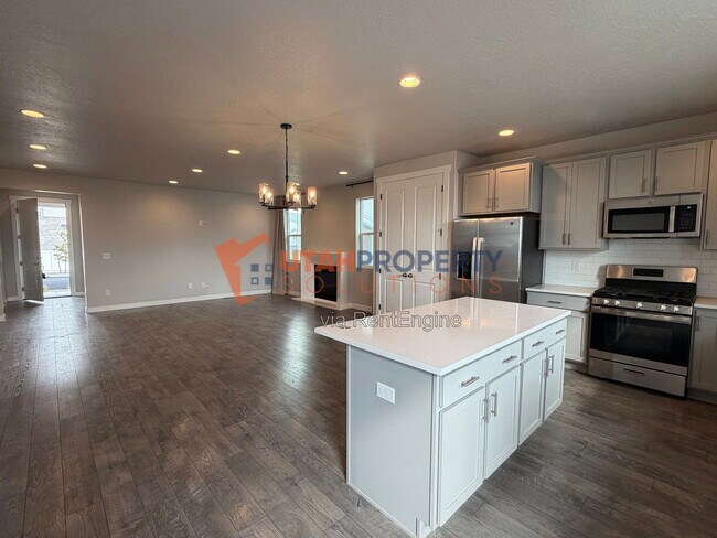 Building Photo - 12927 Twisted Oak Dr