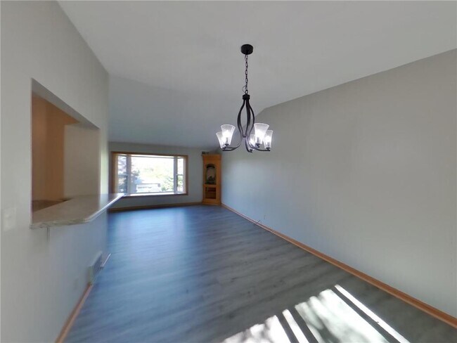 Foto del edificio - 3409 Brookview Dr