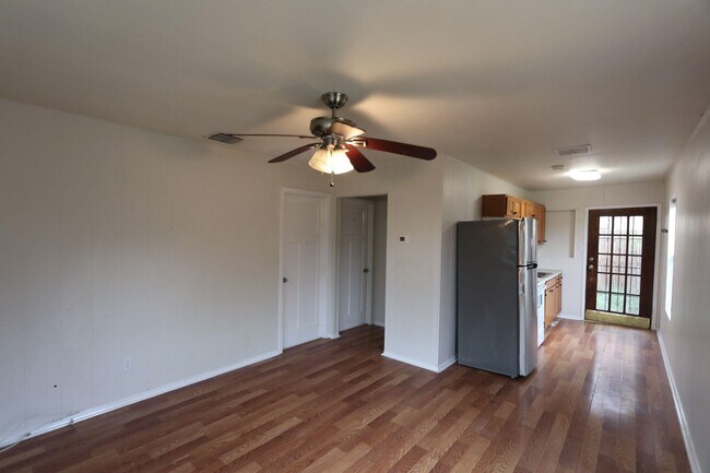 Building Photo - 3004 Musser St