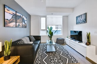 Building Photo - 90 Champagne Ave S