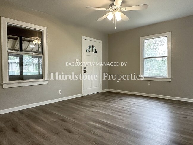 Foto del edificio - 1979 Brackland St