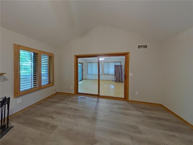 Foto del edificio - 16740 N Manor Rd