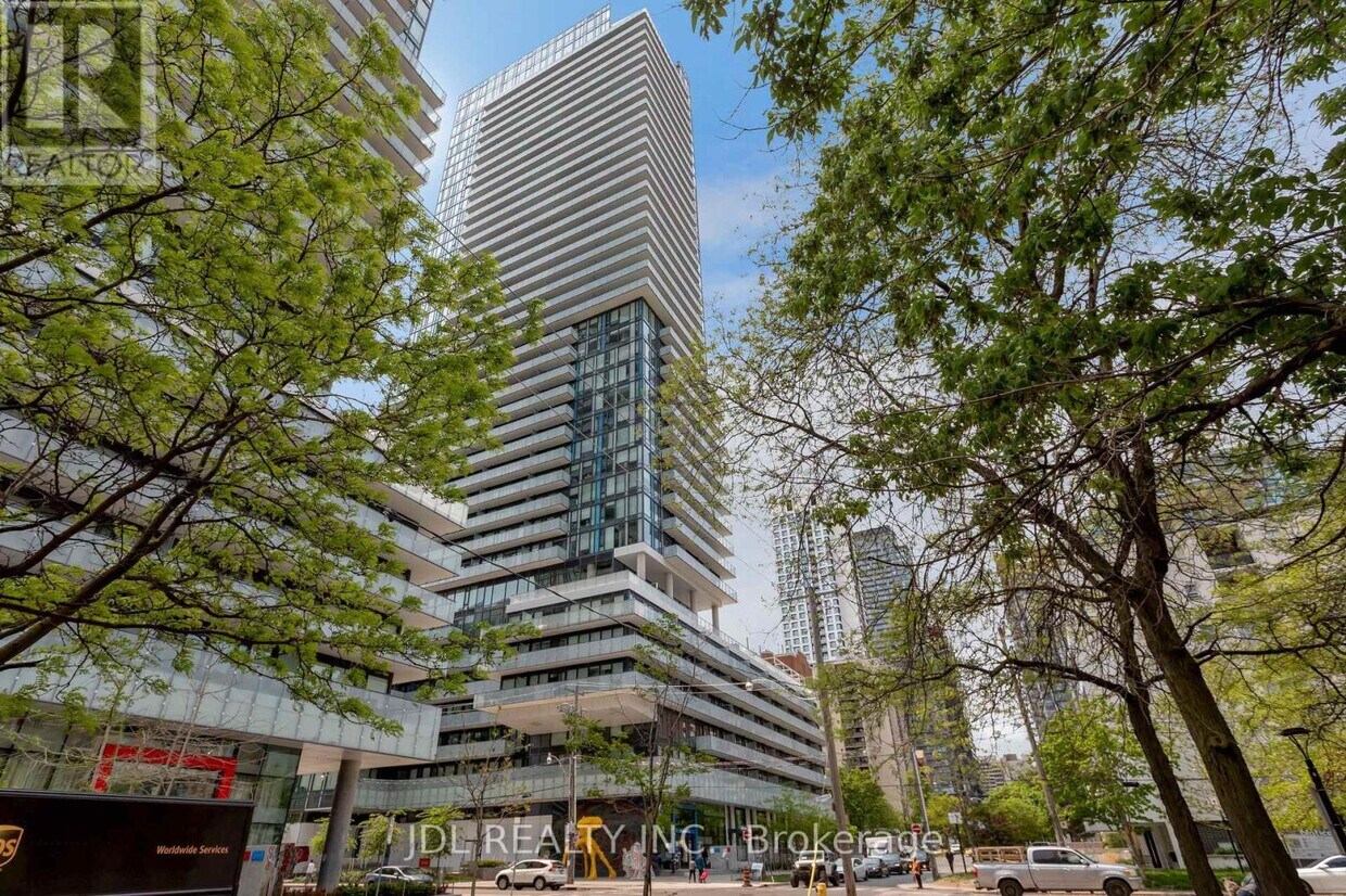 Photo principale - 161-2161 Roehampton Ave