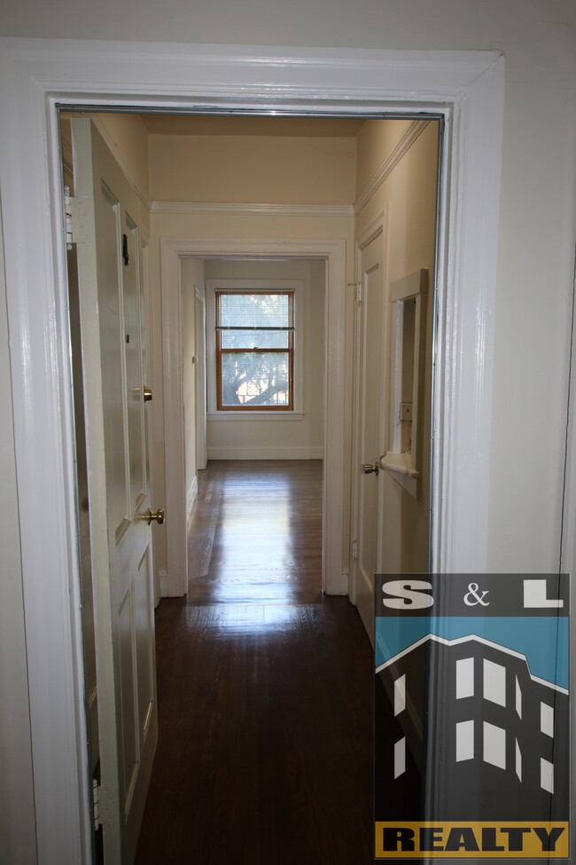 Building Photo - 445 Webster St