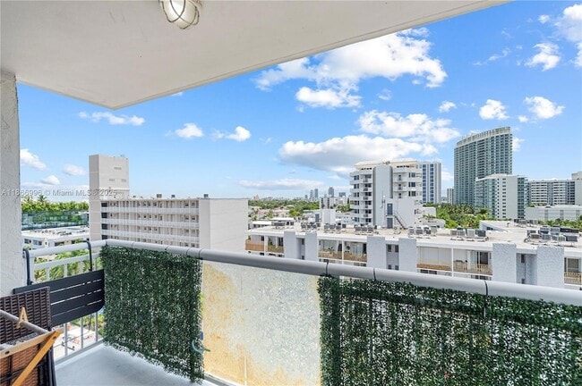 Foto del edificio - 1345 Lincoln Rd