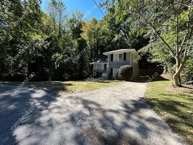 Foto del edificio - 120 Leathers Cir NW