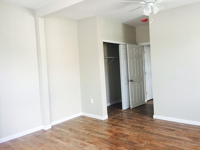 Foto del edificio - 822 66th Ave