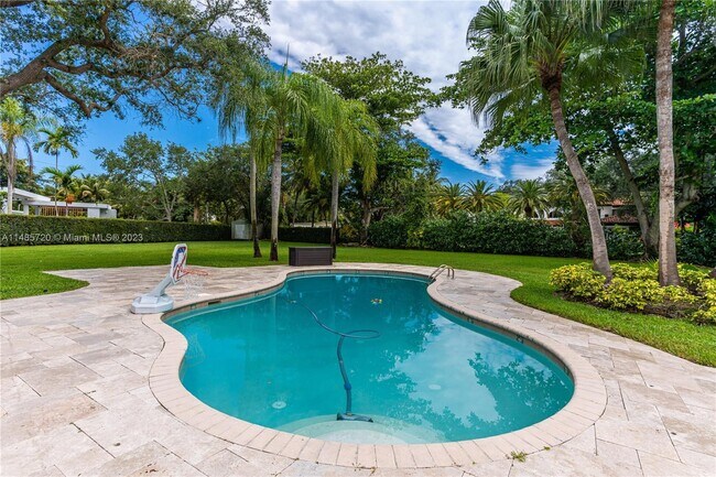 Foto del edificio - 6601 Chapman Field Dr