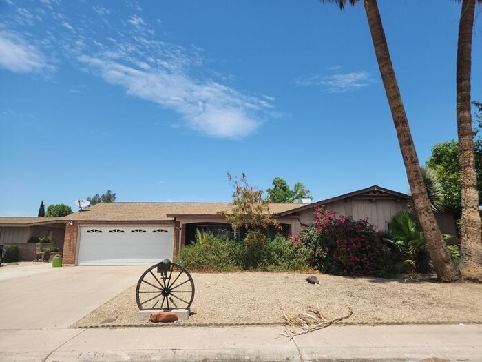 Foto principal - COMING SOON!! Ranch Style 3 bed/1.75 Bath,...