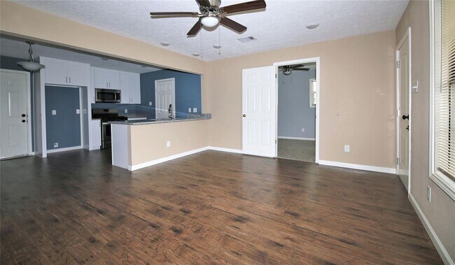 Building Photo - 5126 Northridge Dr