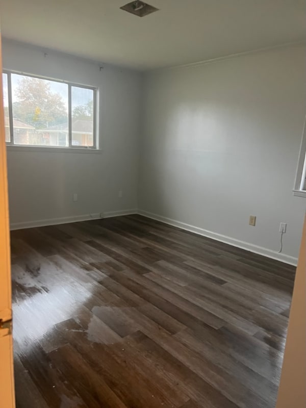 Building Photo - 2411 Somerset Dr