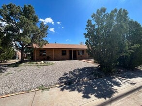 Building Photo - 1510 Walnut Dr