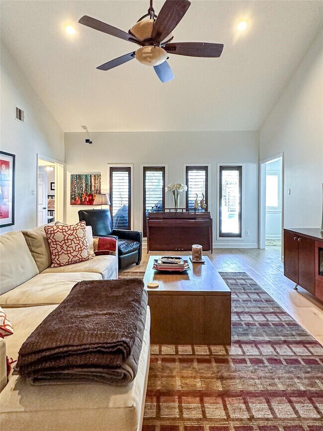 Foto del edificio - 1201 Pech Rd