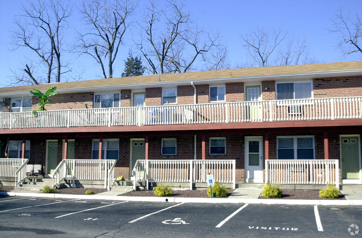 Primary Photo - Pine Meadows Apartments