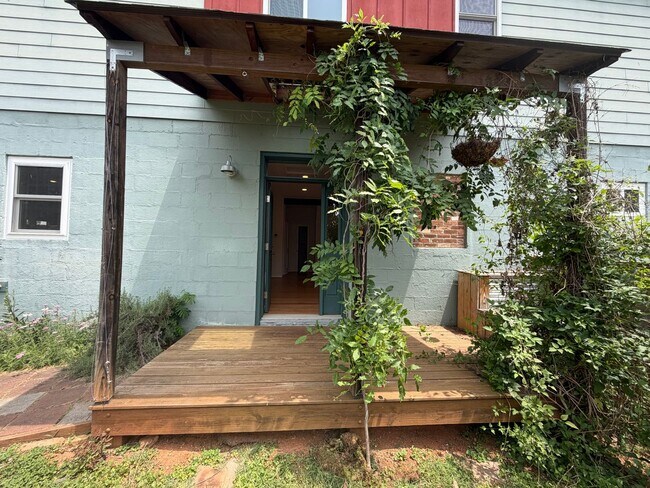 Building Photo - 1500 Meridian St