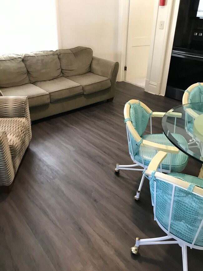 Foto del edificio - Updated one bedroom near engineering and s...