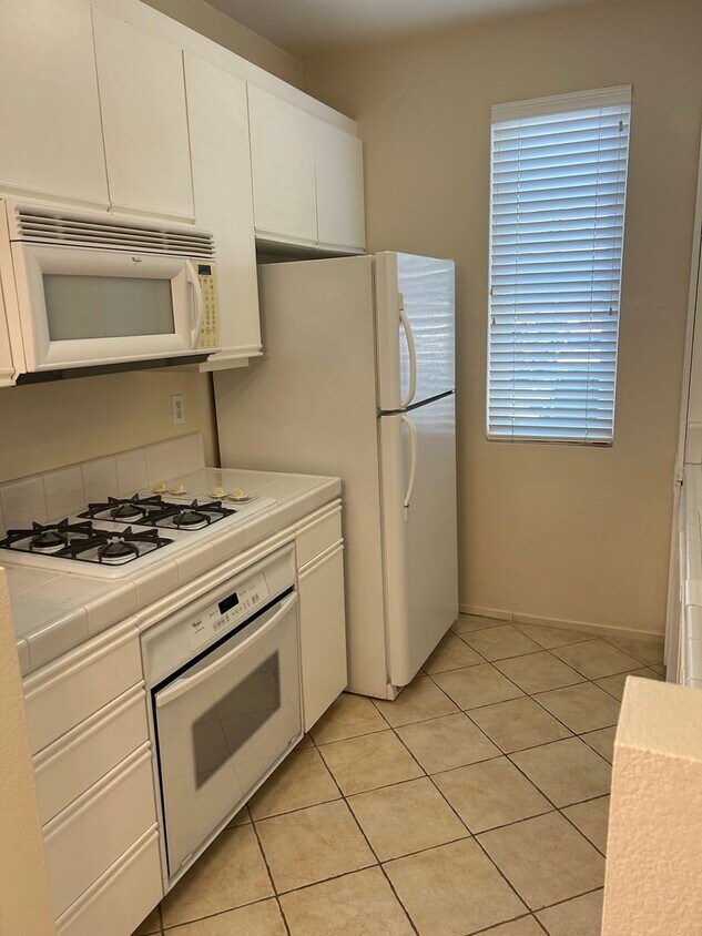 Primary Photo - Cozy 2 Bedroom, 2 Bath condo in Sabre Hill