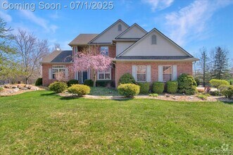 Building Photo - 2565 River Woods Dr N