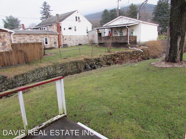 Building Photo - 2 br, 2 bath House - 14 East Brown Street