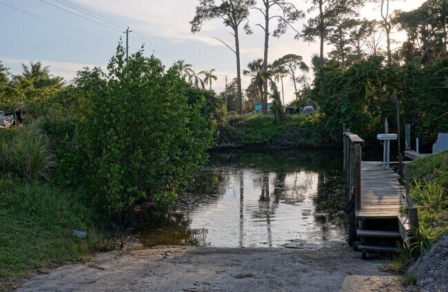 Building Photo - 456 Robalo Ct