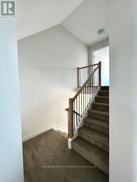 Building Photo - 69 Whitcomb Cres