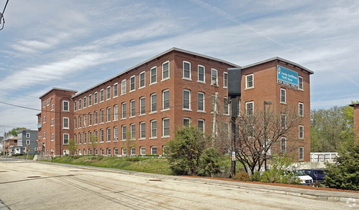 Building Photo - Family Mill