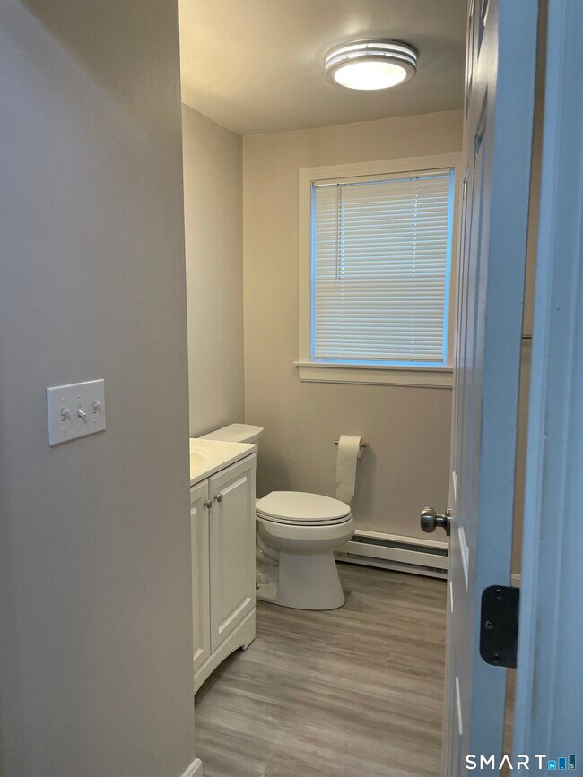 Foto del edificio - 64 Deshon St